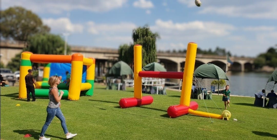 Fun Team Building - Rugby Pole
